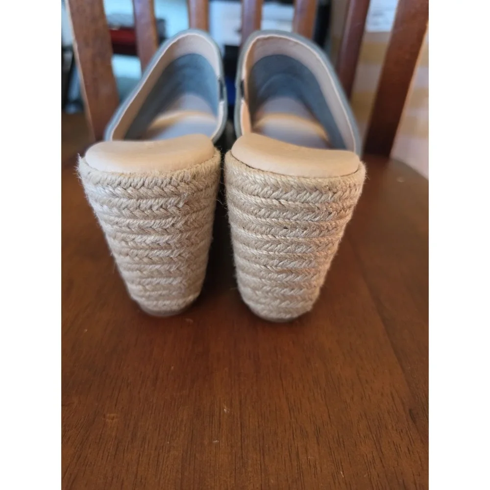 Chocolat Blu Sage Green  Sandals Size 10